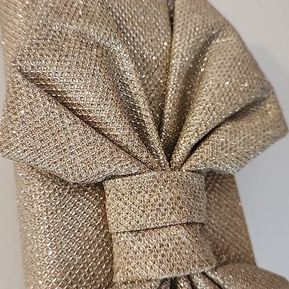 Call it Spring Clutch - Picture 2 of 4